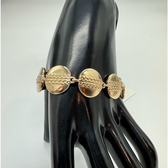 Liz Claiborne Gold Tone Disc Design linked Bracelet 7-9 inch - Picture 2 of 10